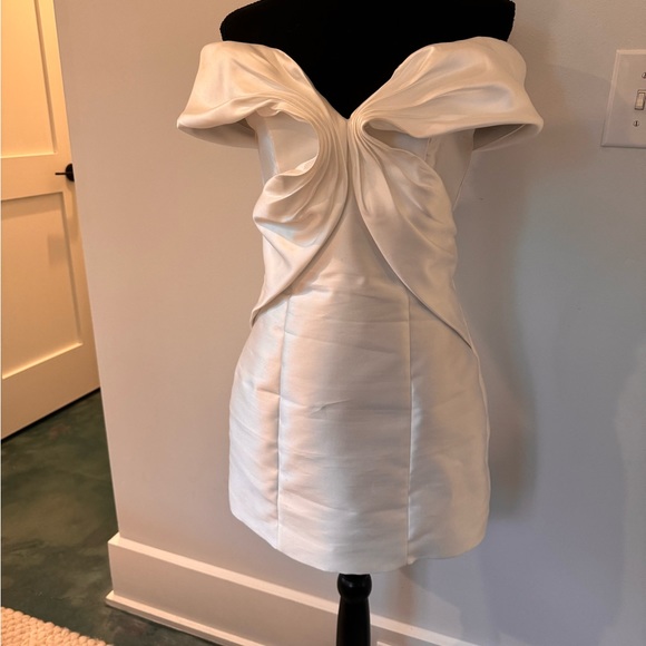 ELLIATT Espousal Dress in Ivory - Picture 4 of 4